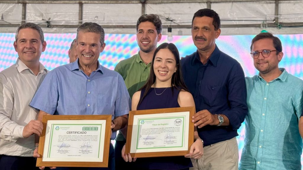 Com a presença do ministro da Agricultura, Conagreste entrega certificações SIM e SISBI à empresa de Viçosa